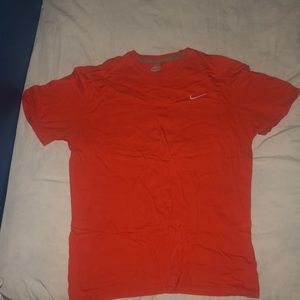 Men’s nike t shirt